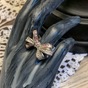 Elegant Bow Ring with Pink and Silver Stones
